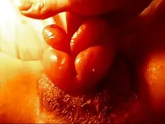 Margo ama saltare siti erotici italiani sul cazzo.