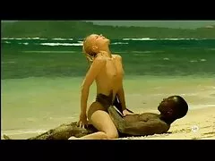 Maturo cagna strofina la figa e porta a raggiungere l'orgasmo film porno italiano scambio di coppia