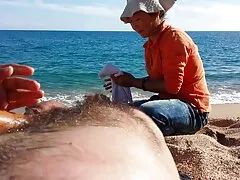 Le classi erotici italiani video di giovani che camminavano si sistemavano nel letto dei genitori e facevano merda.